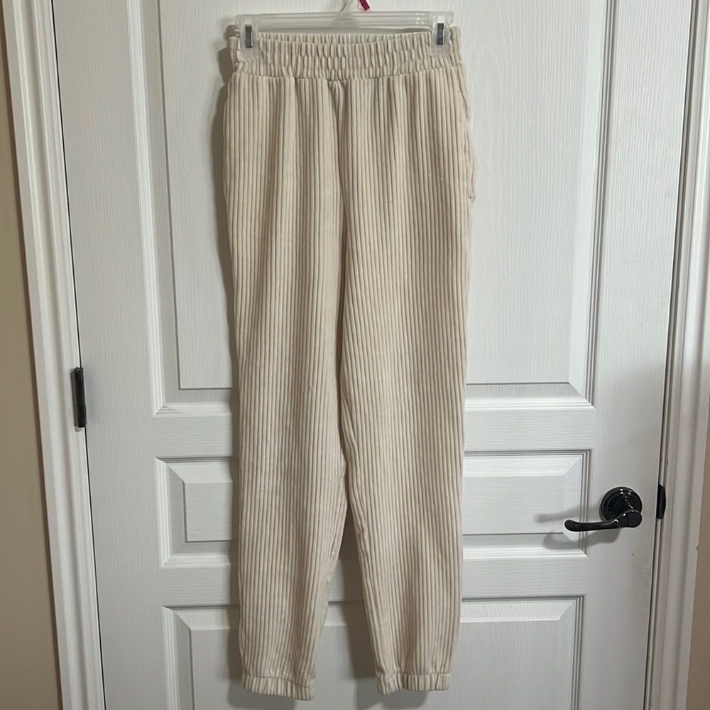 Cream Ribbed Sweatpants! Great condition